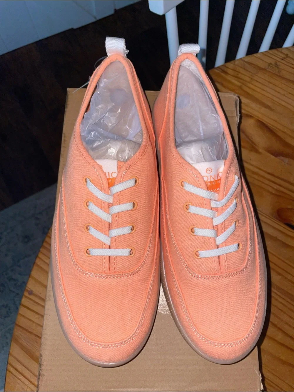 Vionic Women's Beach Cyan Slip On Sneaker In shell coral Sz 10M NWB